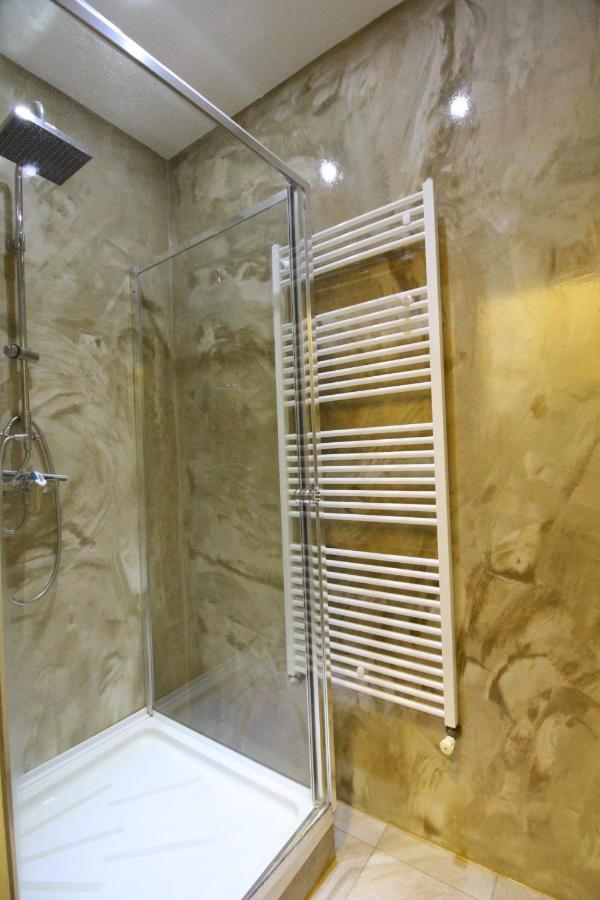 Private Quad Bedroom With Bathroom Rf3 เวียนนา ภายนอก รูปภาพ
