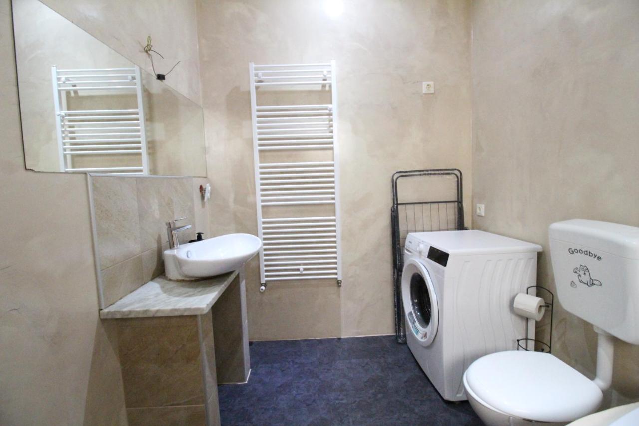 Private Quad Bedroom With Bathroom Rf3 เวียนนา ภายนอก รูปภาพ
